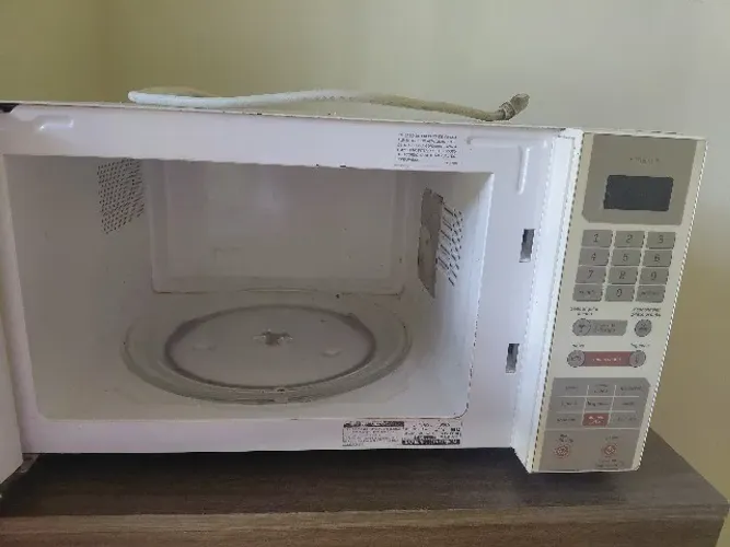 Microondas 30 litros brastemp cor branco