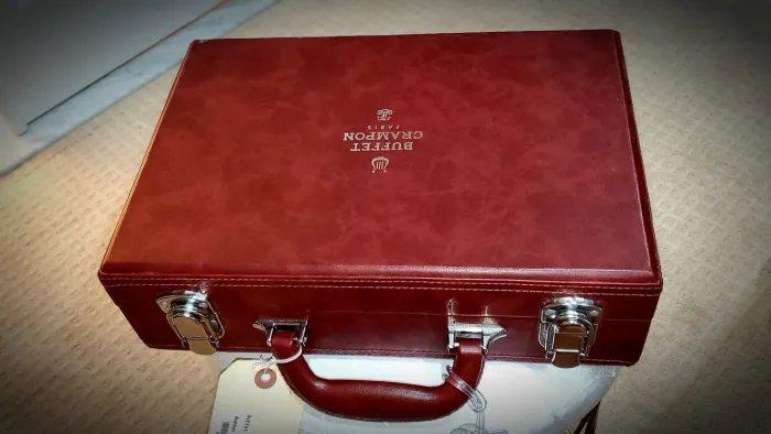 Clarinete Buffet Crampon Paris, modelo E11, Madeira.