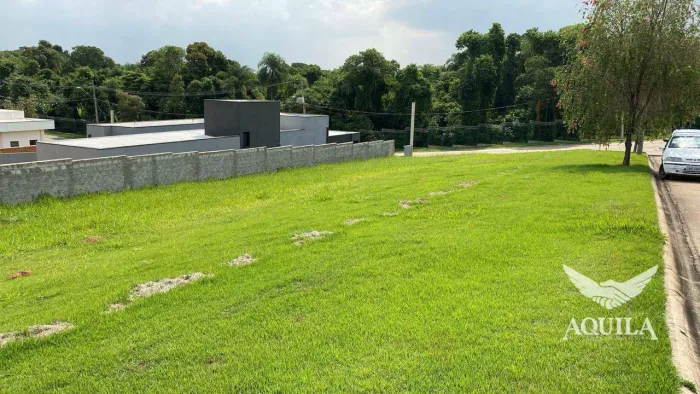 TERRENO DE ESQUINA E DE FRENTE PARA A ÁREA VERDE NO CONDOMÍNIO FAZENDA JEQUITIBÁ - SOROCAB