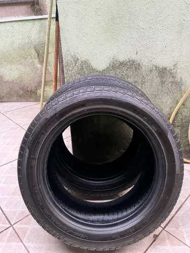 Pneu usado pirelli 15 100$ os 2