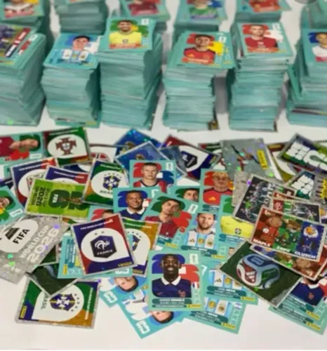 CAIU O PREÇO!!!!! 2 MIL FIGURINHAS DE 2022 E 2026 APARTIR DE R$ 1,00