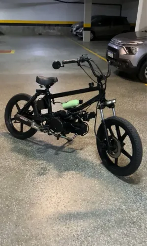 Bike com motor de moto BMX