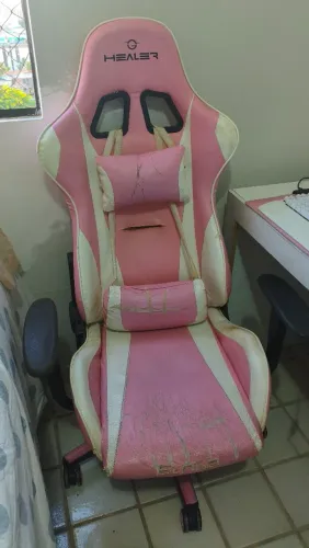 Cadeira gamer Rosa e cadeira de escritório preta