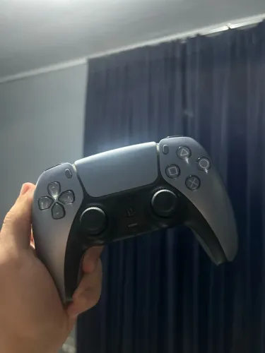 Controle DualSense PS5 Sterling Silver (Prata Metálico)
