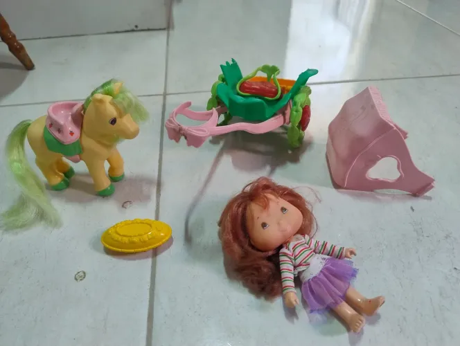 Brinquedo antigo Moranguinho