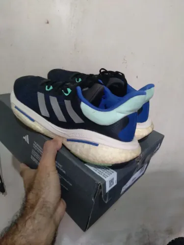 Tênis adidas pra corrida