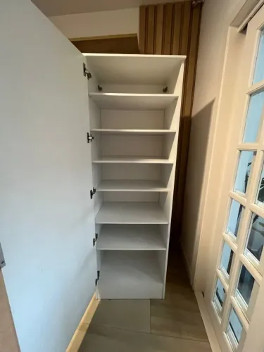 Armário com porta de vidro/espelho