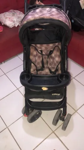 Bebê conforto e carrinho de bebê (COSCO)