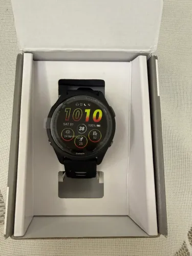 Garmin Forerunner 265 Music + Capinha, película