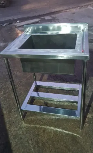 Mesa e pia de inox 