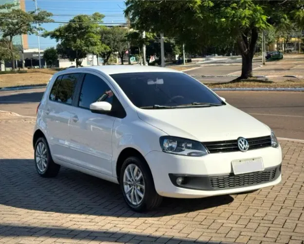 Volkswagen Fox 1.0 MI Total Flex 8V 5P 2014