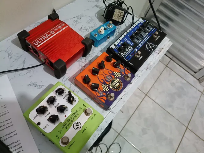 Pedais de guitarra venda e troca. Leia o anúncio 
