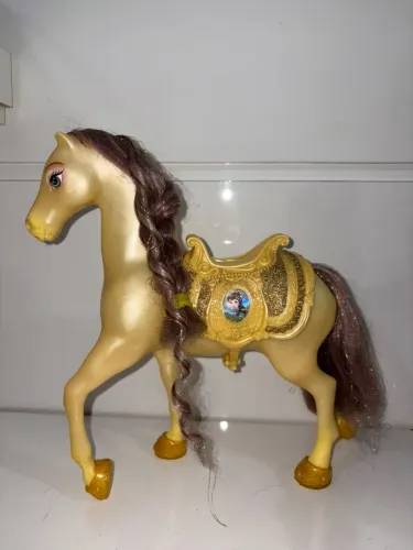 Cavalo da princesa Bela e a Fera