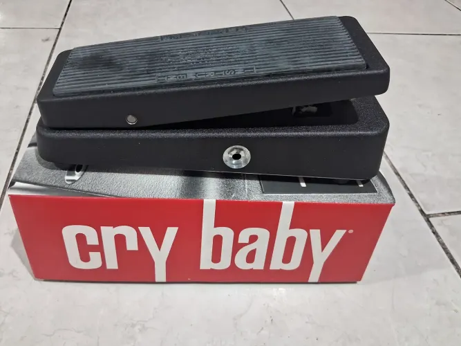 Pedal Wah Wah Cry Baby Dunlop