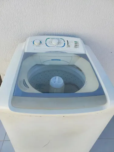MÁQUINA DE LAVAR ROUPAS (USADA)