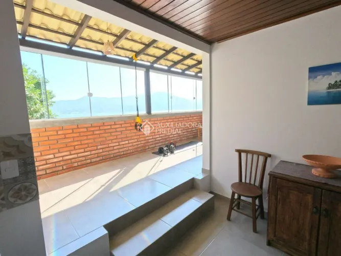 Casa com vista pra Lagoa da Conceição