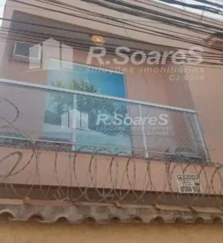 Apartamento tipo casa com 2 quartos, Rua Conde de Linhares em Bento Ribeiro.