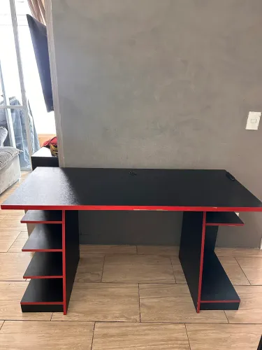 Mesa gamer - escritório preto e vermelho