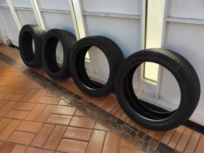 Vendo 4 Pneu 215/45R18  H XL Continental Premium Contact 6 93H