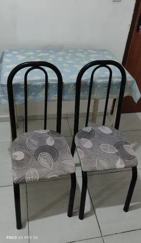 Mesa com cadeiras