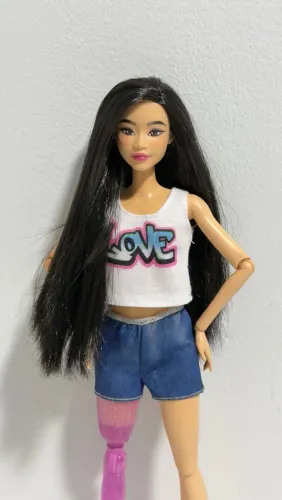Barbie Deluxe style - perna protética