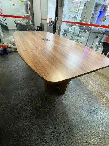 Mesa de Reunião de Escritório com Caixa de Tomada - 2,80x1,20cm - (QUEIMA DE ESTOQUE)!!
