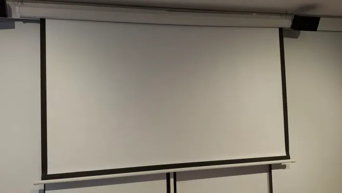 Tela De Projeção Elétrica 84pol Retratil Com Controle Remoto Integra Alexa