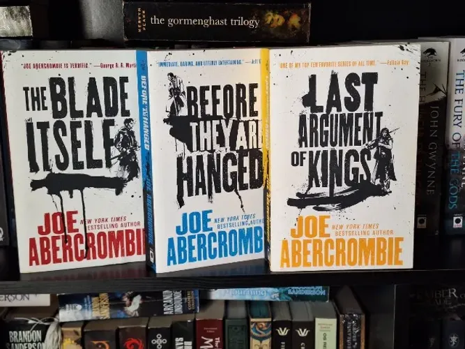 Livros - First Law Trilogy - Autor Joe Abercrombie - Trilogia da Primeira Lei