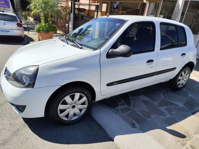 Renault Clio Hi-flex 1.0 16V 5P 2012