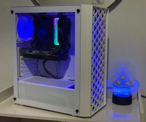 PC Gamer i5 12400F + RX 6600 8GB