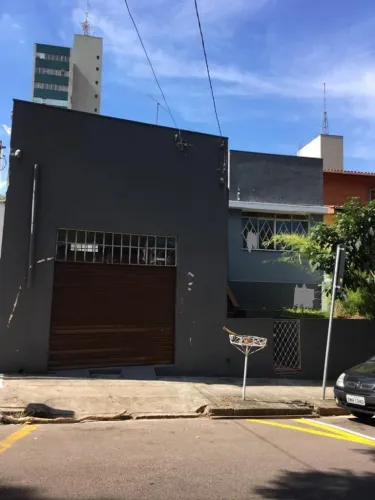 Casa residencial para locação no bairro Chácara Urbana com 127 m² e 2 dormitórios/quartos.