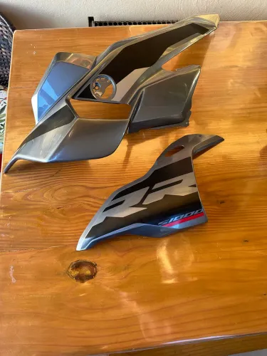 KIT CARENAGENS LADO ESQUERDO BMW S1000 RR 2026