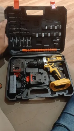 Kit furadeira SEMI NOVO com maleta