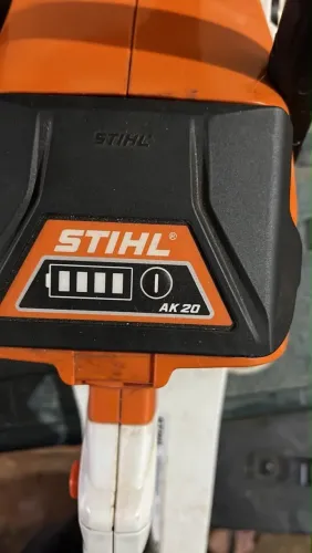 Motoserra a bateria stihl