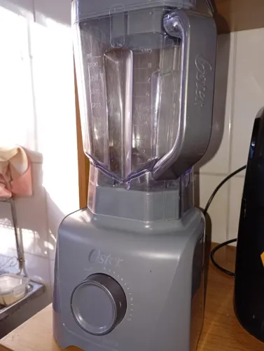 iquidificador Oster Power 1100W - Copo 2 Litros - Seminovo