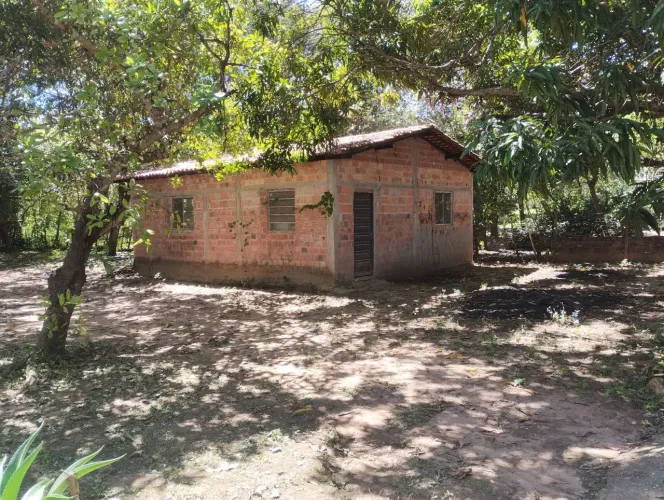 Vendo sítio com casa quase terminada perto do Sítio do Didi.