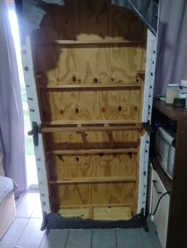 Vendo cama box de solteiro