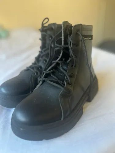 Bota Pampili