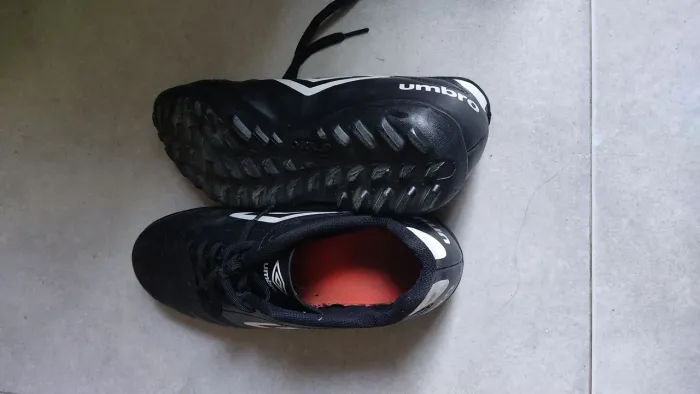 Vendo chuteiras semi novas 