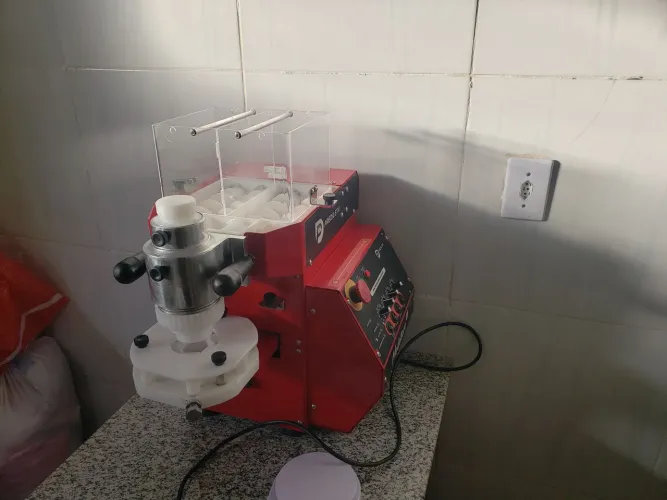 Vendo ou troco máquina de salgado predileta faz até 2400 salgado por hora seminova 2025