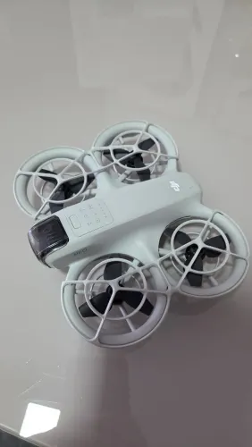 Drone Dji Neo - acompanha 3 baterias e hub de carregamento - pouco usado
