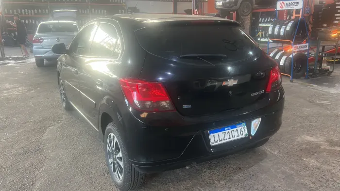 Chevrolet Onix Hatch LTZ 1.4 8V Flex Power Aut. 4P 2014