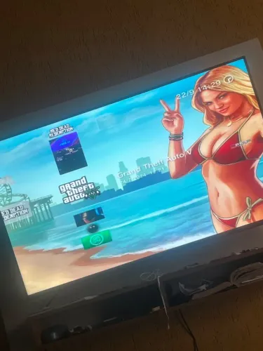 PlayStation 3 - desbloqueado + 1 controle | Desligando ao iniciar o Jogo |