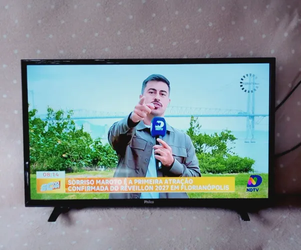 Tv Philco 32 polegadas ( não é smart)