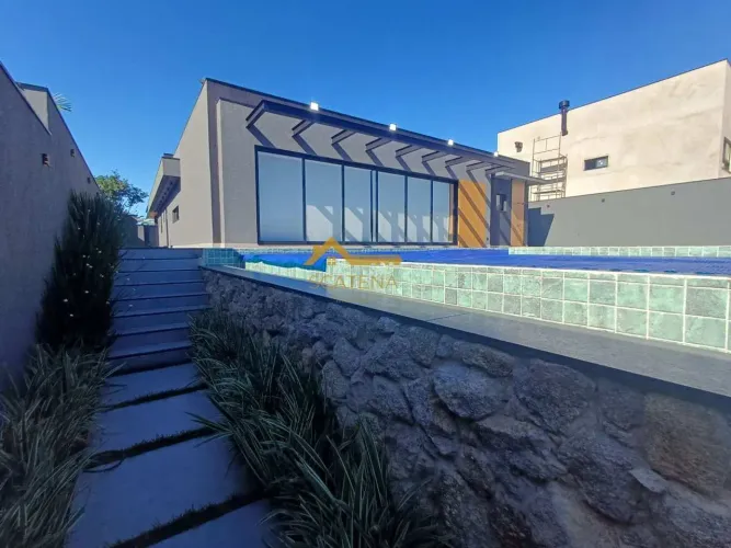 Casa à venda no Condomínio Saint Patrick em Sorocaba, com 4 suítes, 450 m²