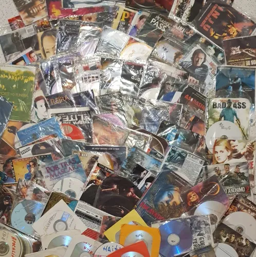 Lote com mais de 100 CDs DVDs de Filmes