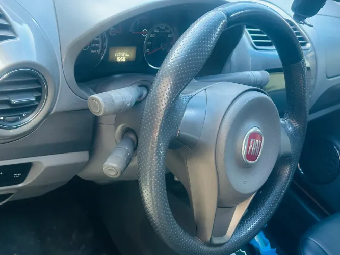 Fiat Grand Siena Essence Dual. 1.6 Flex 16V 2013