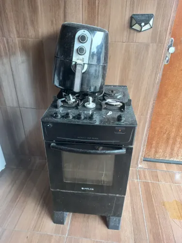 Vendo fogão e hair fray usado para o público que trabalha com revenda de peças