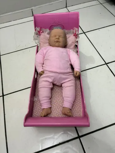 Berço de boneca - NINO?S. Acompanha travesseiro. Não acompanha a boneca