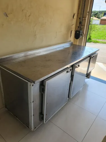 Balcão refrigerador em inox